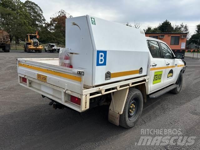 Toyota HiLux Pick-upy / Pojazdy z otwieranymi burtami