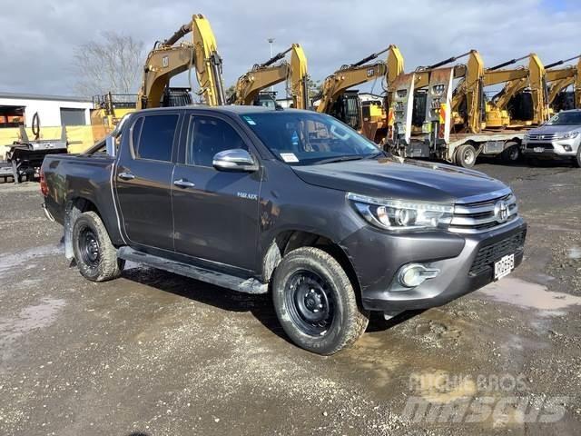 Toyota HiLux Pick-upy / Pojazdy z otwieranymi burtami