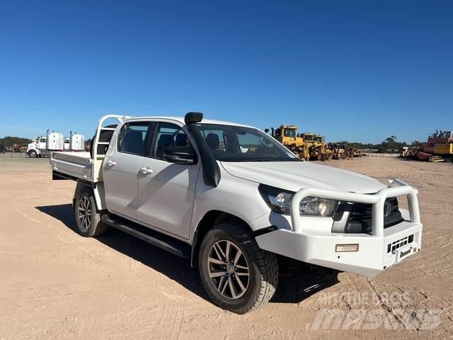 Toyota Hilux Pick-upy / Pojazdy z otwieranymi burtami