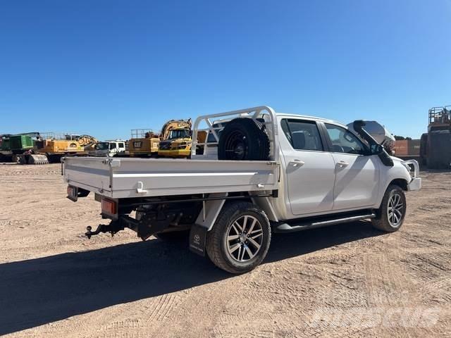 Toyota Hilux Pick-upy / Pojazdy z otwieranymi burtami