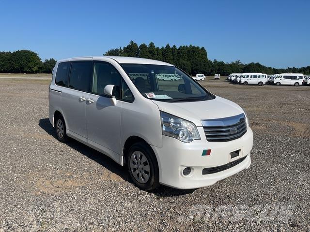 Toyota Matrix Maszyny budowlane - Inne