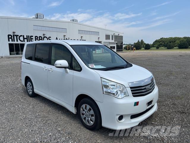 Toyota Noha Maszyny budowlane - Inne
