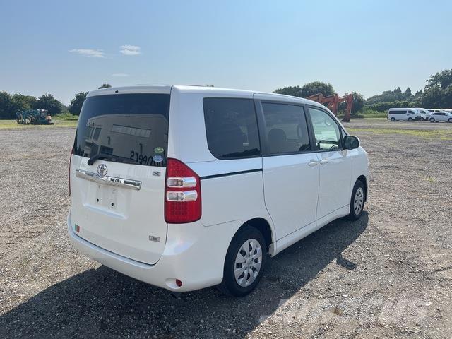 Toyota Noha Maszyny budowlane - Inne
