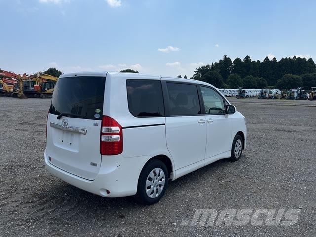 Toyota Noha Maszyny budowlane - Inne
