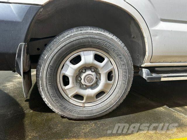 Toyota Prado Samochody osobowe