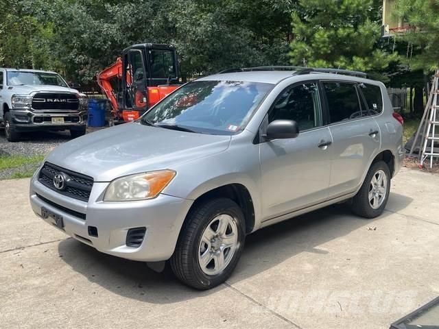 Toyota RAV4 Samochody osobowe