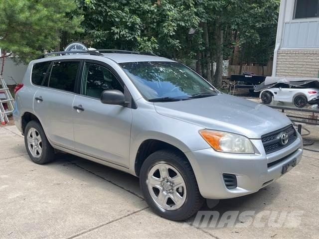 Toyota RAV4 Samochody osobowe