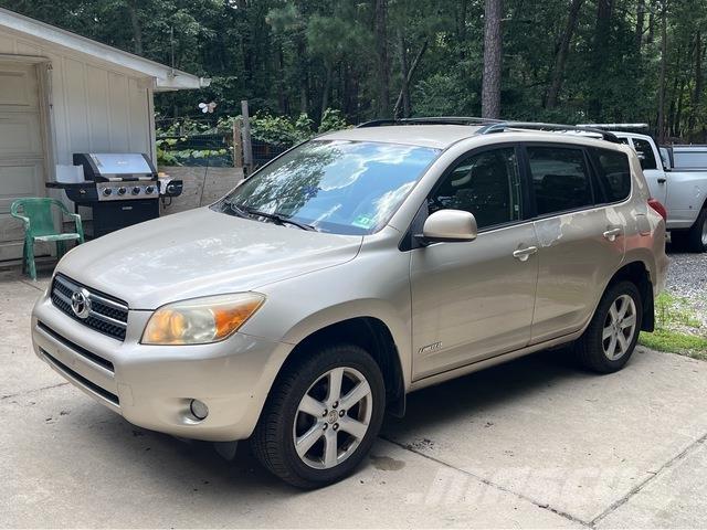 Toyota RAV4 Samochody osobowe