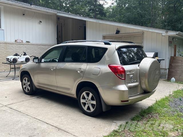 Toyota RAV4 Samochody osobowe