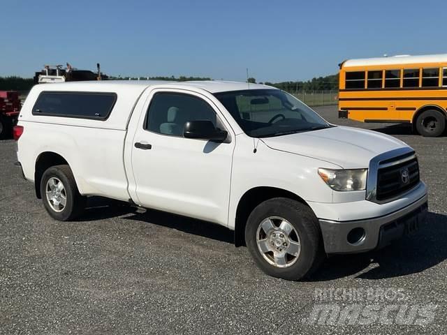 Toyota Tundra Inne