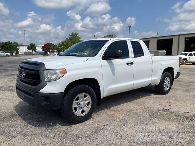 Toyota Tundra Inne