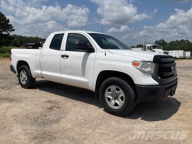 Toyota Tundra Inne