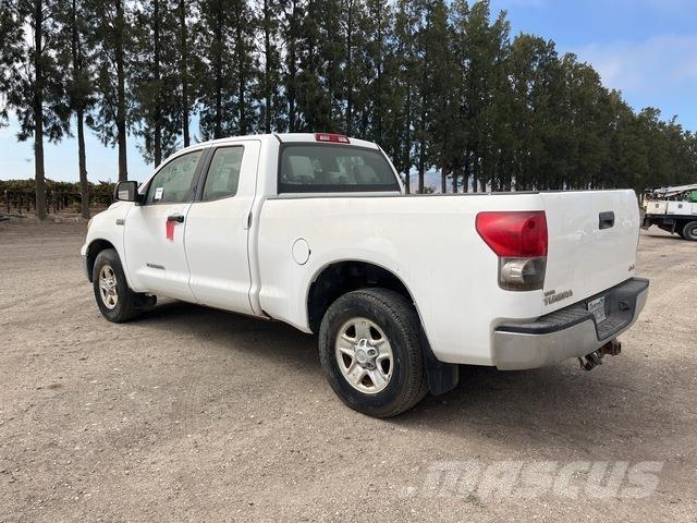 Toyota Tundra Inne