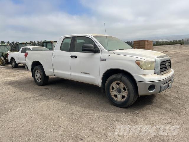Toyota Tundra Inne
