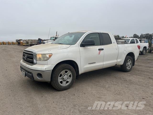 Toyota Tundra Inne