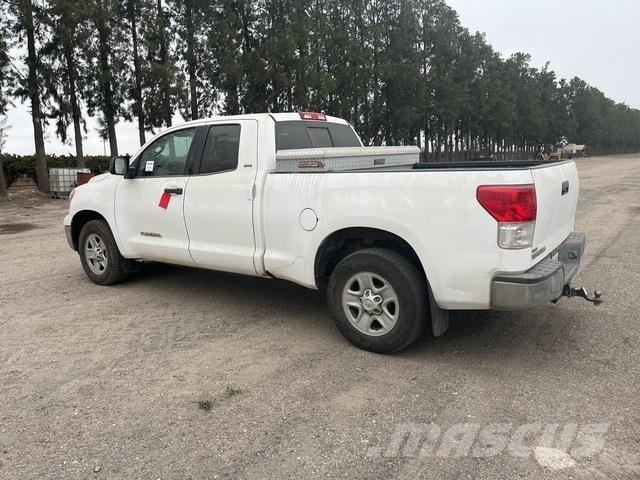Toyota Tundra Inne