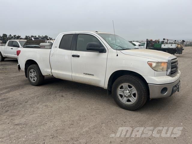 Toyota Tundra Inne