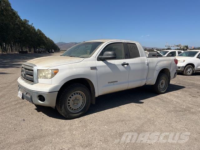 Toyota Tundra Inne