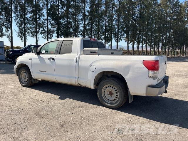 Toyota Tundra Inne