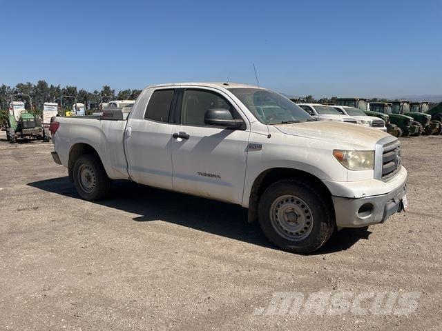 Toyota Tundra Inne