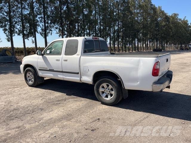 Toyota Tundra Inne