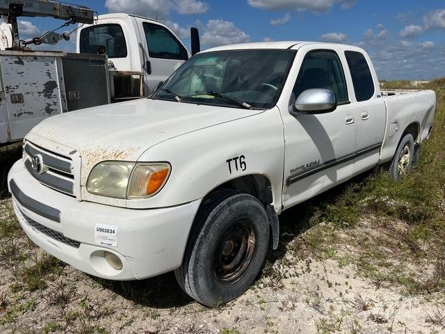 Toyota Tundra Pick-upy / Pojazdy z otwieranymi burtami