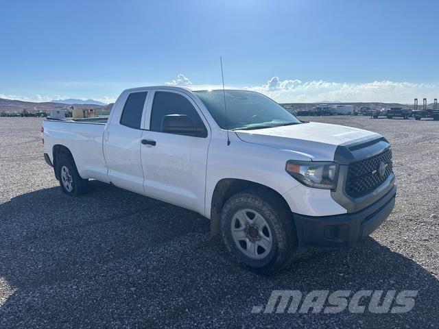 Toyota Tundra Pick-upy / Pojazdy z otwieranymi burtami