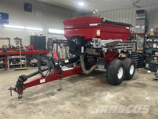 Valmar 5500 Rozrzutnik nawozów mineralnych