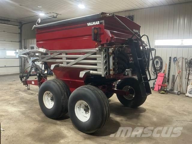 Valmar 5500 Rozrzutnik nawozów mineralnych