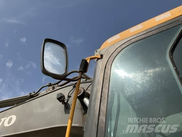 Volvo EC210D Koparki gąsienicowe