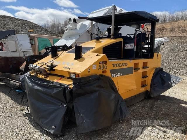 Volvo PT240R Walce ogumione