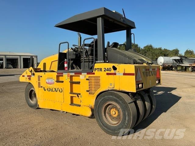Volvo PTR240 Walce ogumione