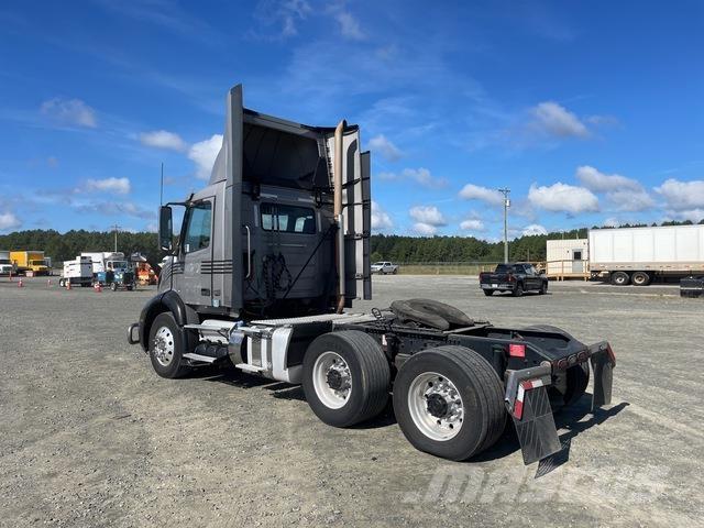 Volvo VNL 300 Ciągniki siodłowe