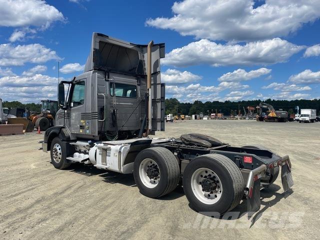 Volvo VNL 300 Ciągniki siodłowe