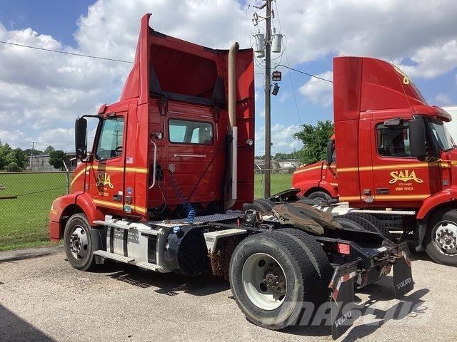 Volvo VNM42T Ciągniki siodłowe