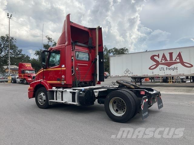 Volvo VNM42T Ciągniki siodłowe