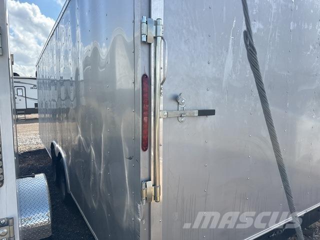 Wells Cargo  Przyczepy ze skrzynią zamkniętą