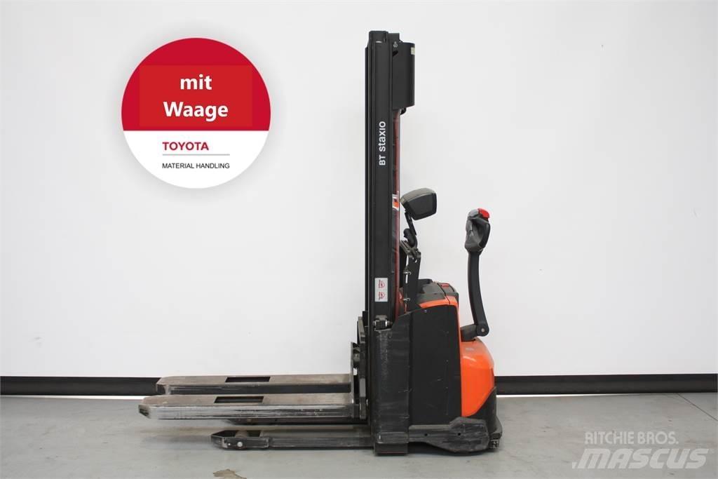 Toyota SWE140 Wózki widłowe unoszące z dyszlem