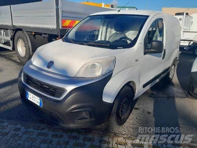Fiat FIORINO Samochody dostawcze ze skrzynią zamkniętą