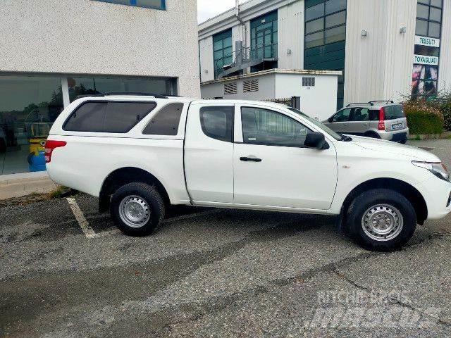 Fiat FULLBACK Ciężarówki typu Platforma / Skrzynia