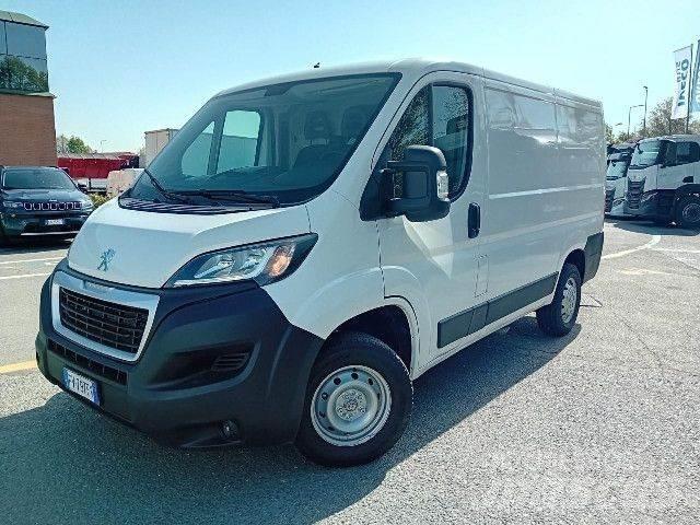 Peugeot BOXER Samochody dostawcze ze skrzynią zamkniętą