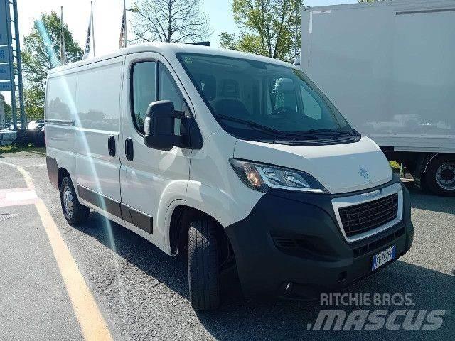 Peugeot BOXER Samochody dostawcze ze skrzynią zamkniętą