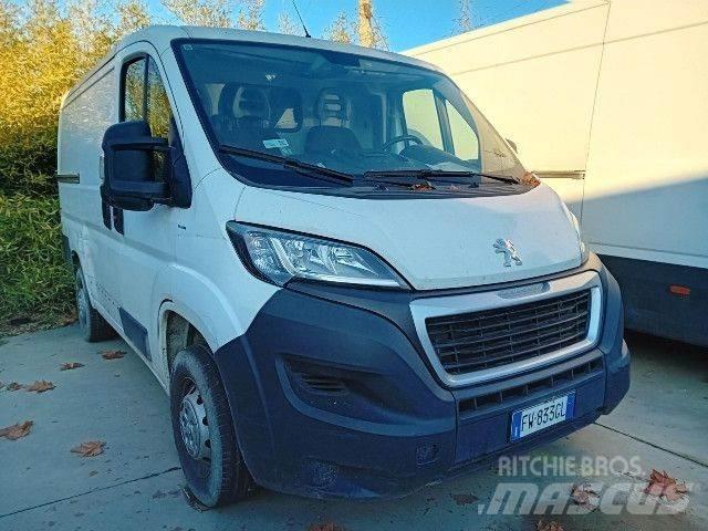 Peugeot BOXER Samochody dostawcze ze skrzynią zamkniętą