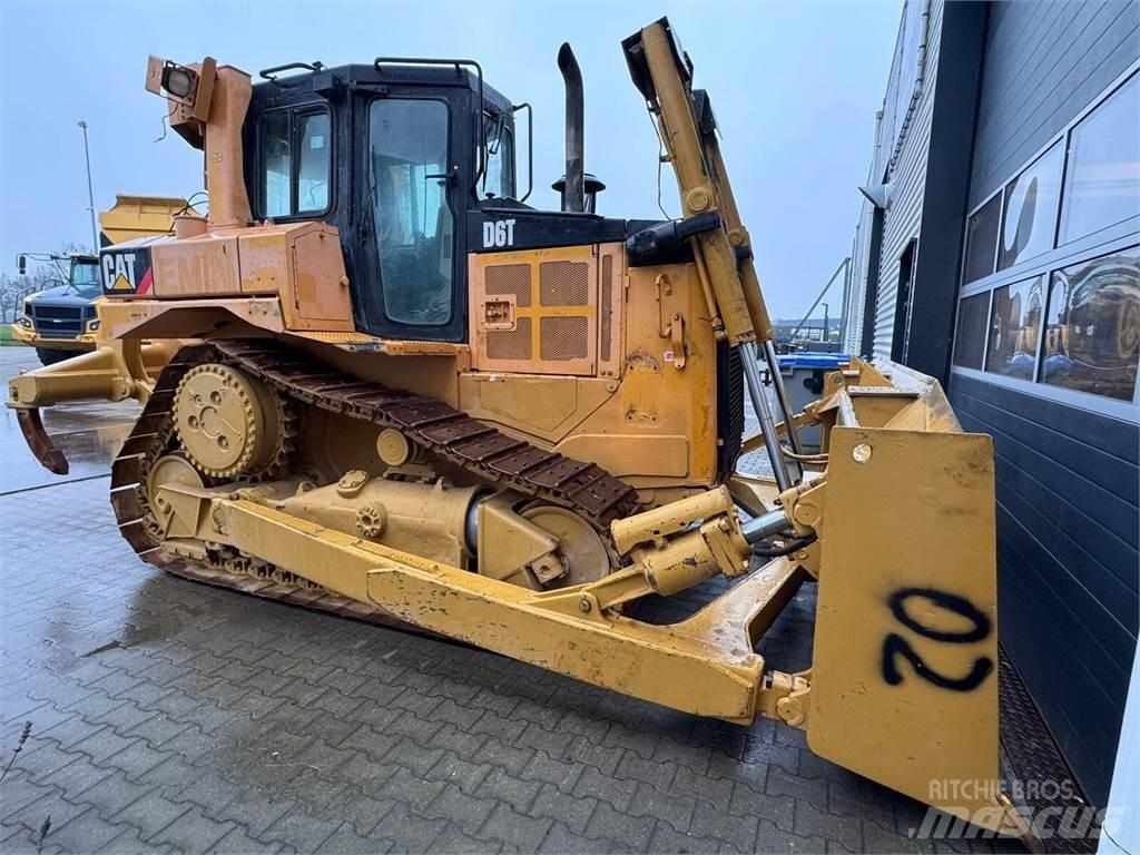 CAT D6T Spycharki gąsienicowe