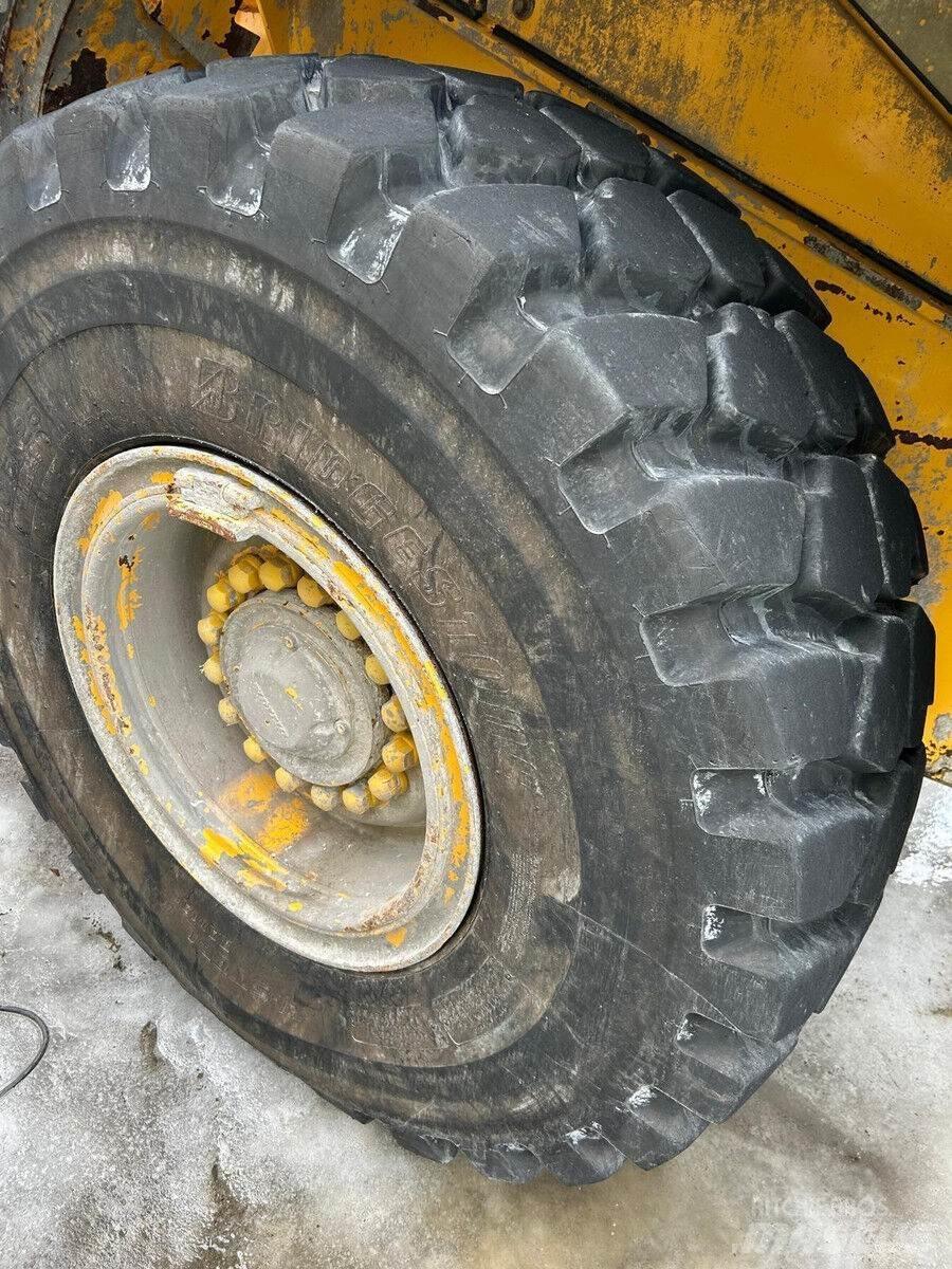 Volvo L90E Koparki gąsienicowe