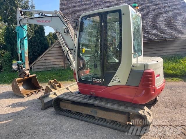 Takeuchi TB250 Midikoparki  7t - 12t