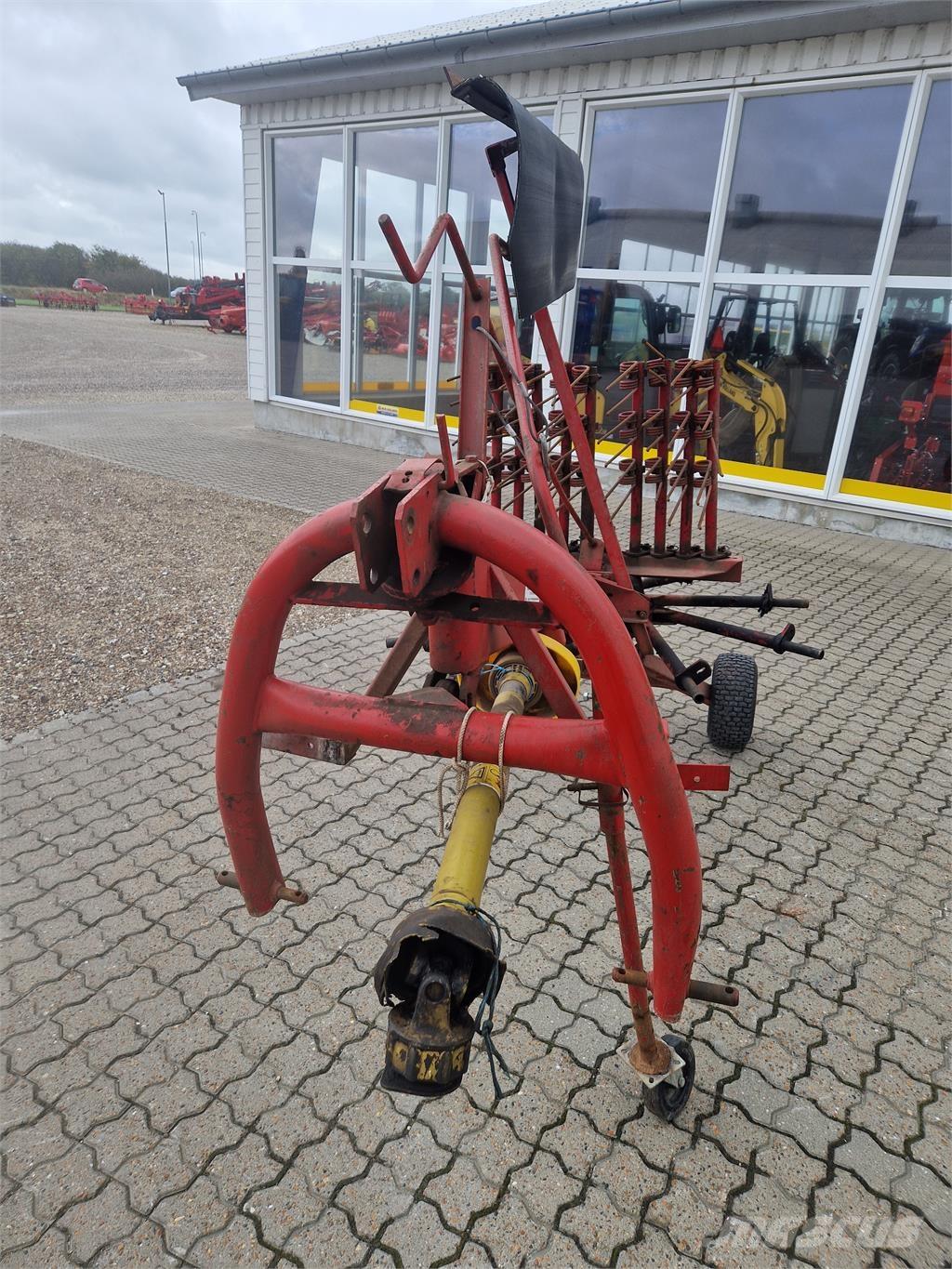  3 METER RIVE Zgrabiarki i przetrząsacze