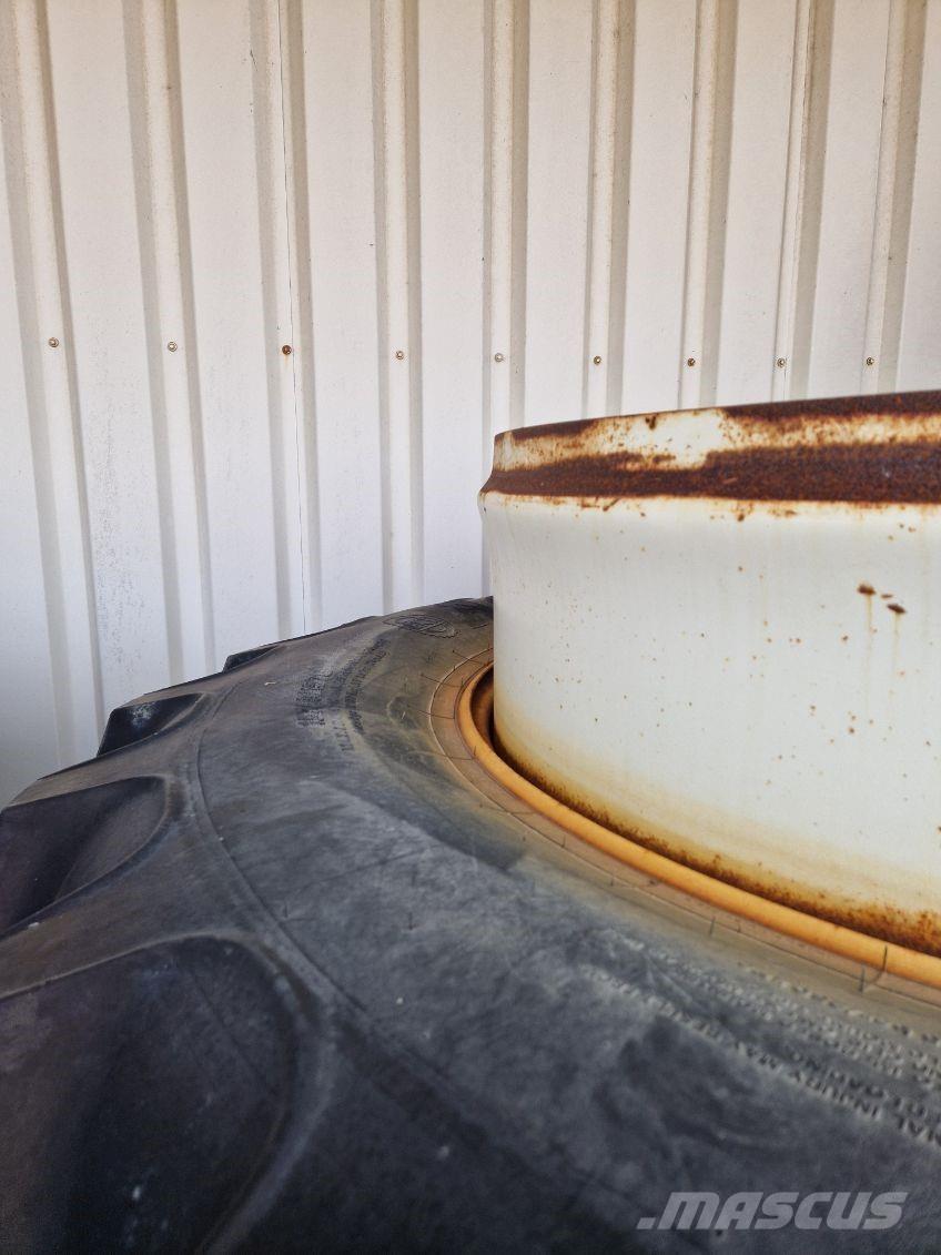 BKT 520/85R42 Opony, koła i felgi