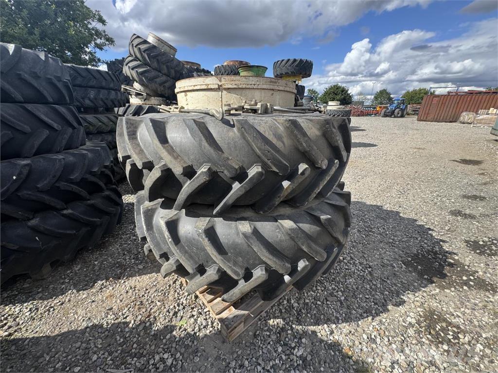 Datho 20.8R38 Opony, koła i felgi