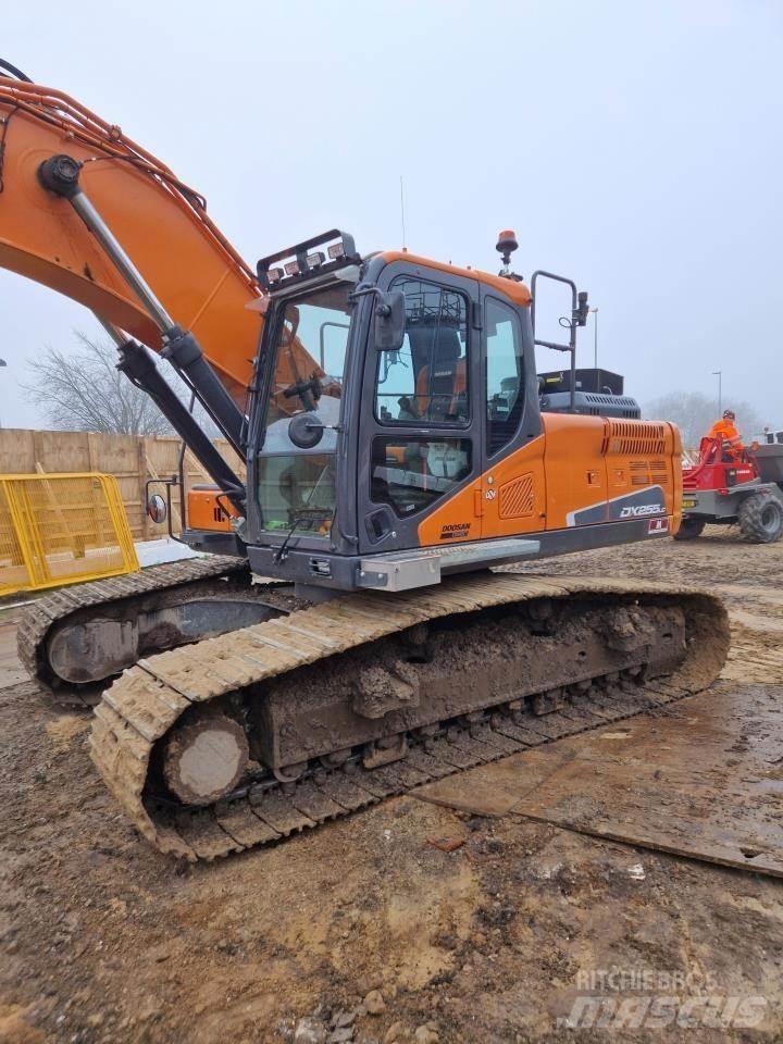 Doosan 255-5 Koparki gąsienicowe